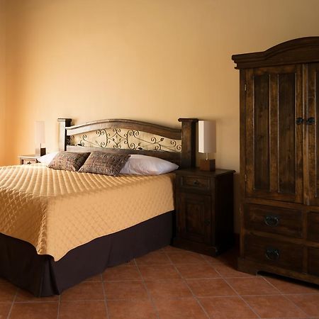 Hotel Casa San Bartolo Антигуа-Гватемала Экстерьер фото